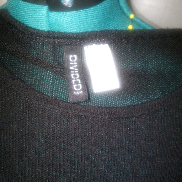 Divided H&M Cropped Long-Sleeved Knit Top w Embroidered Lace Detail Black Sz L - Picture 7 of 10